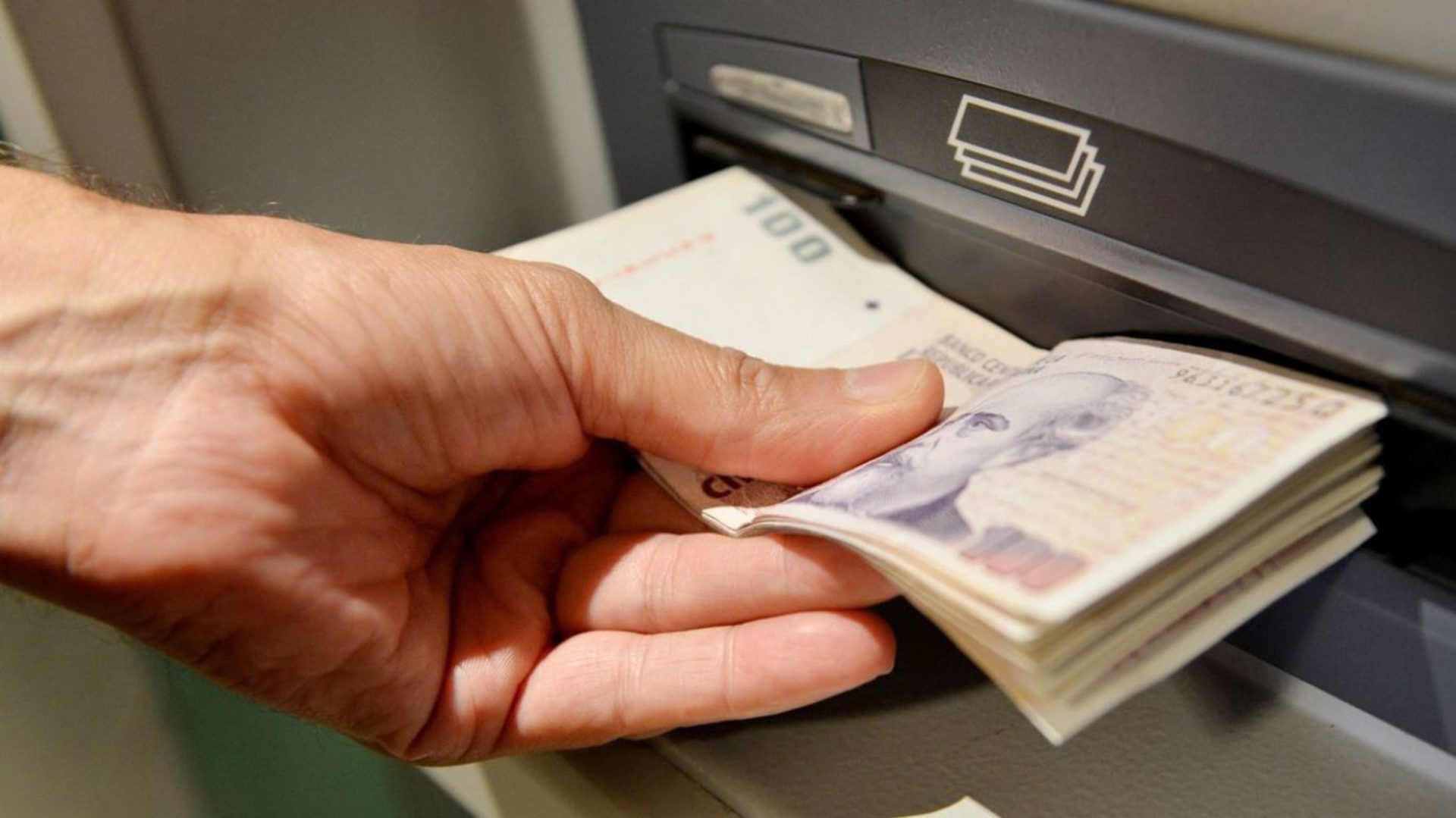 Diferencias clave entre cuenta de ahorro y cuenta corriente: ¡Descubre cuál se adapta mejor a tus necesidades financiera!
