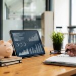 Cómo usar aplicaciones y herramientas digitales para maximizar tu ahorro mensual
